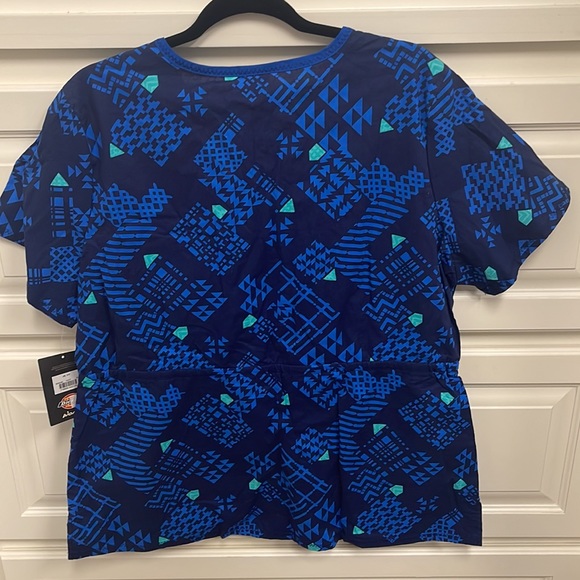 Dickies woman’s scrub top, XL, NWT - Picture 4 of 4